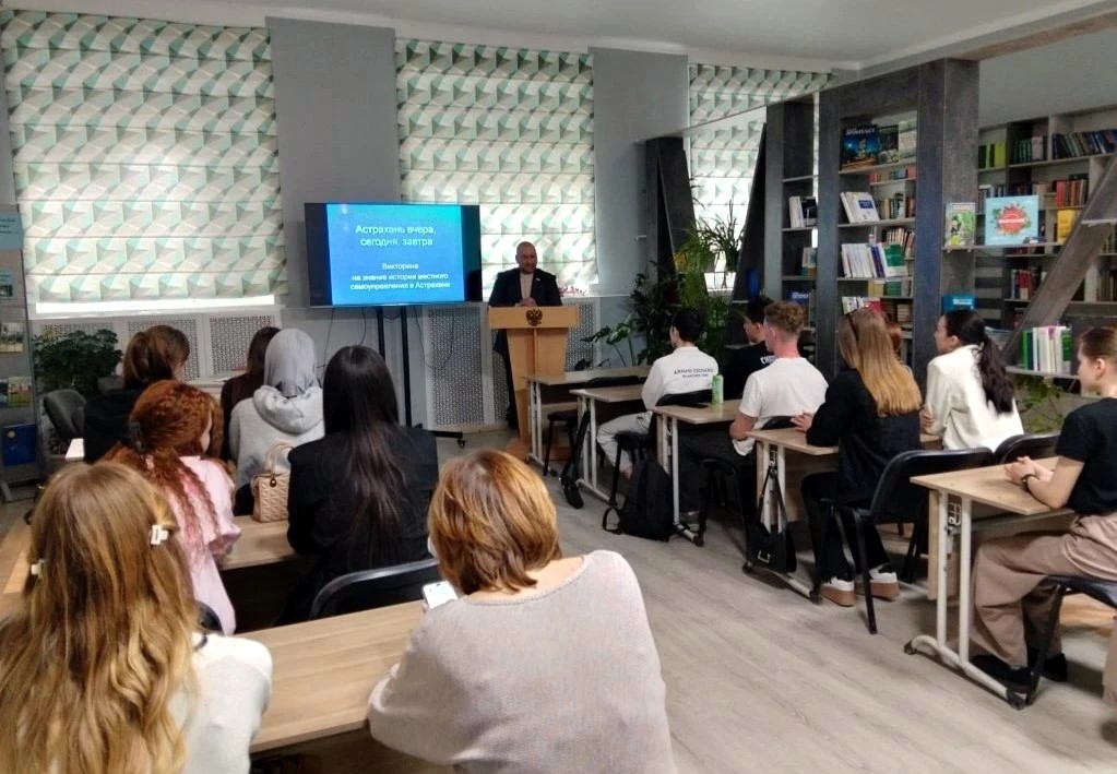 Круглый стол «Диалог поколений»: как молодёжи повлиять на город?