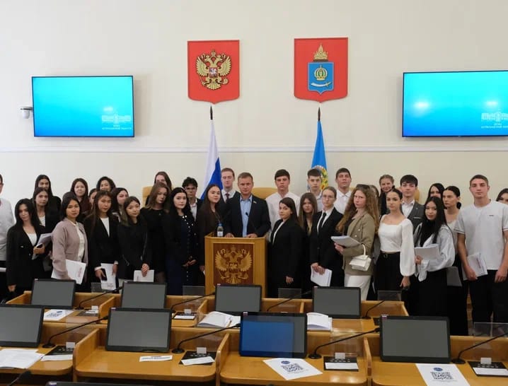 Законодательный процесс изучаем в стенах областной Думы